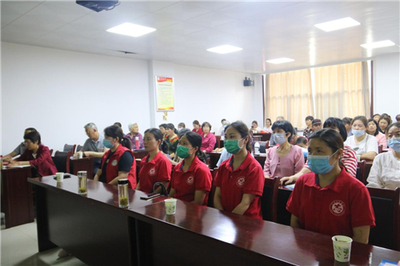 廬江縣人民醫院婦聯志愿者開展全民營養周宣傳活動 送健康進社區，共筑營養防線